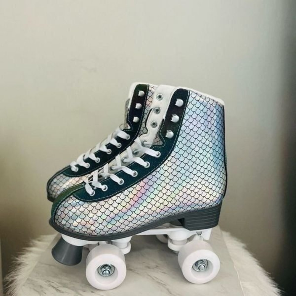 C & C California Roller Skates, Classic Skates, Cushioned,‎ Size 6, NWT